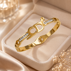 LOREVIA - Crown Clasp Bracelet