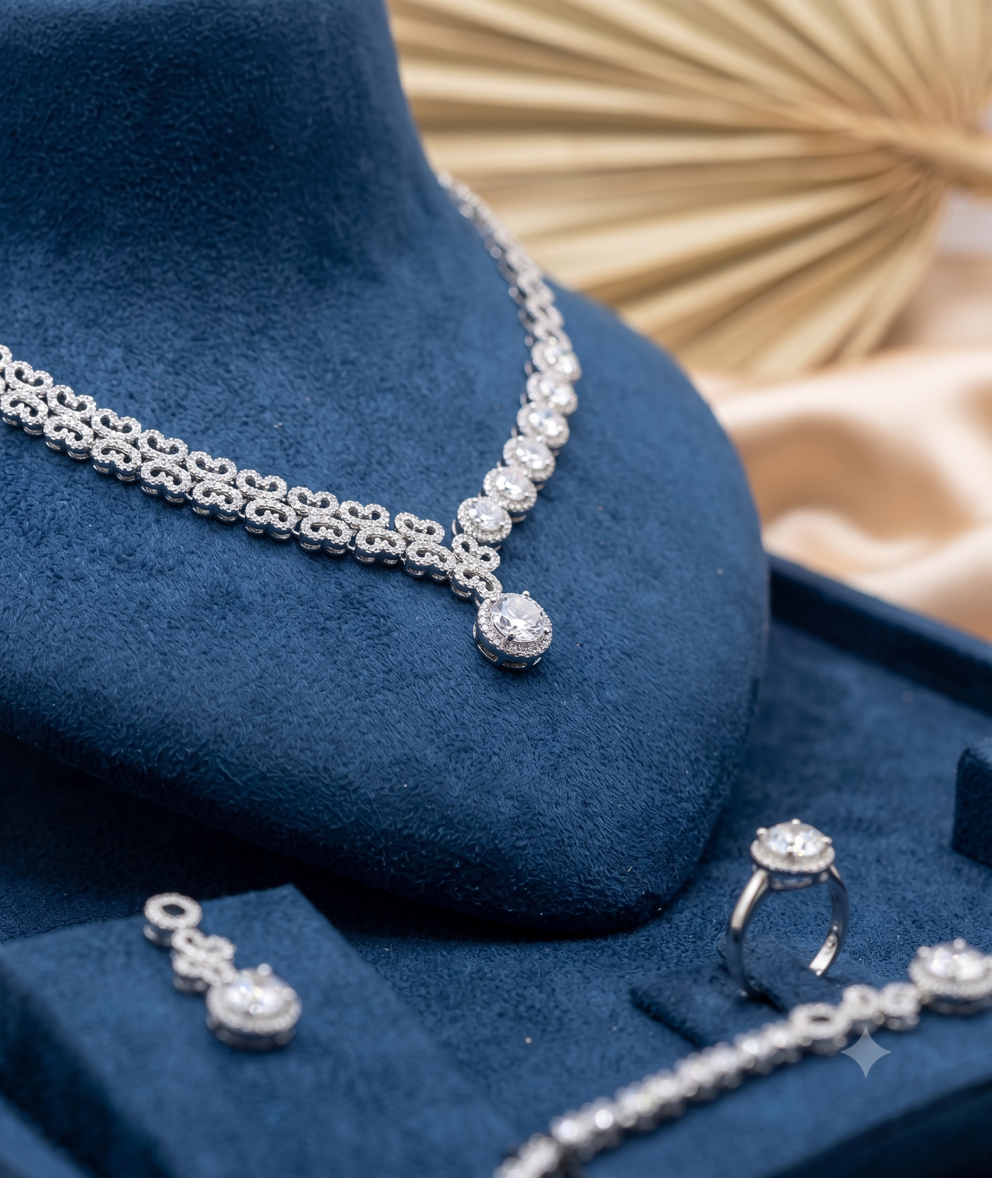 LOREVIA - Crystal Link Jewelry Set