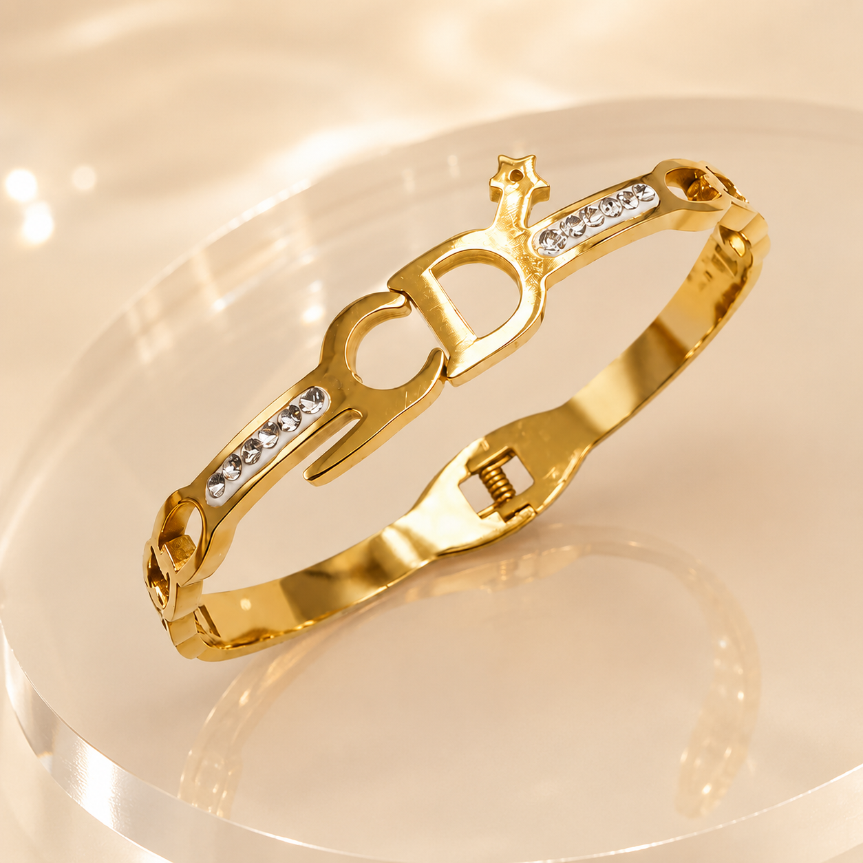 LOREVIA - Crown Clasp Bracelet