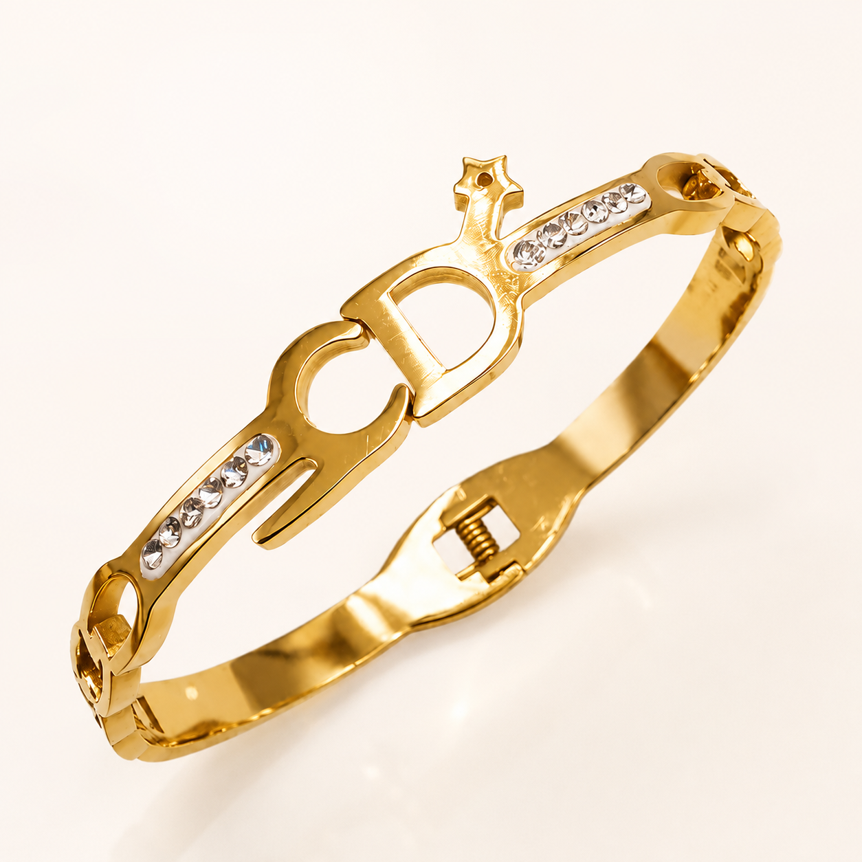 LOREVIA - Crown Clasp Bracelet
